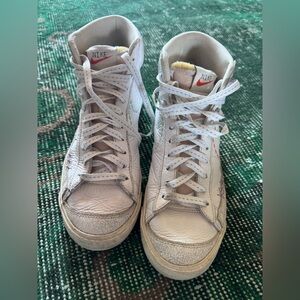 Nike Women's High-Top Sneakers - Off-White